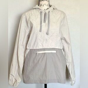 Stylish Neutral Cream Gray Hooded Windbreaker Light Jacket Junior’s Medium EUC